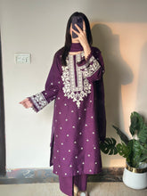 Skilar Embroidered 3 pc 26NS037