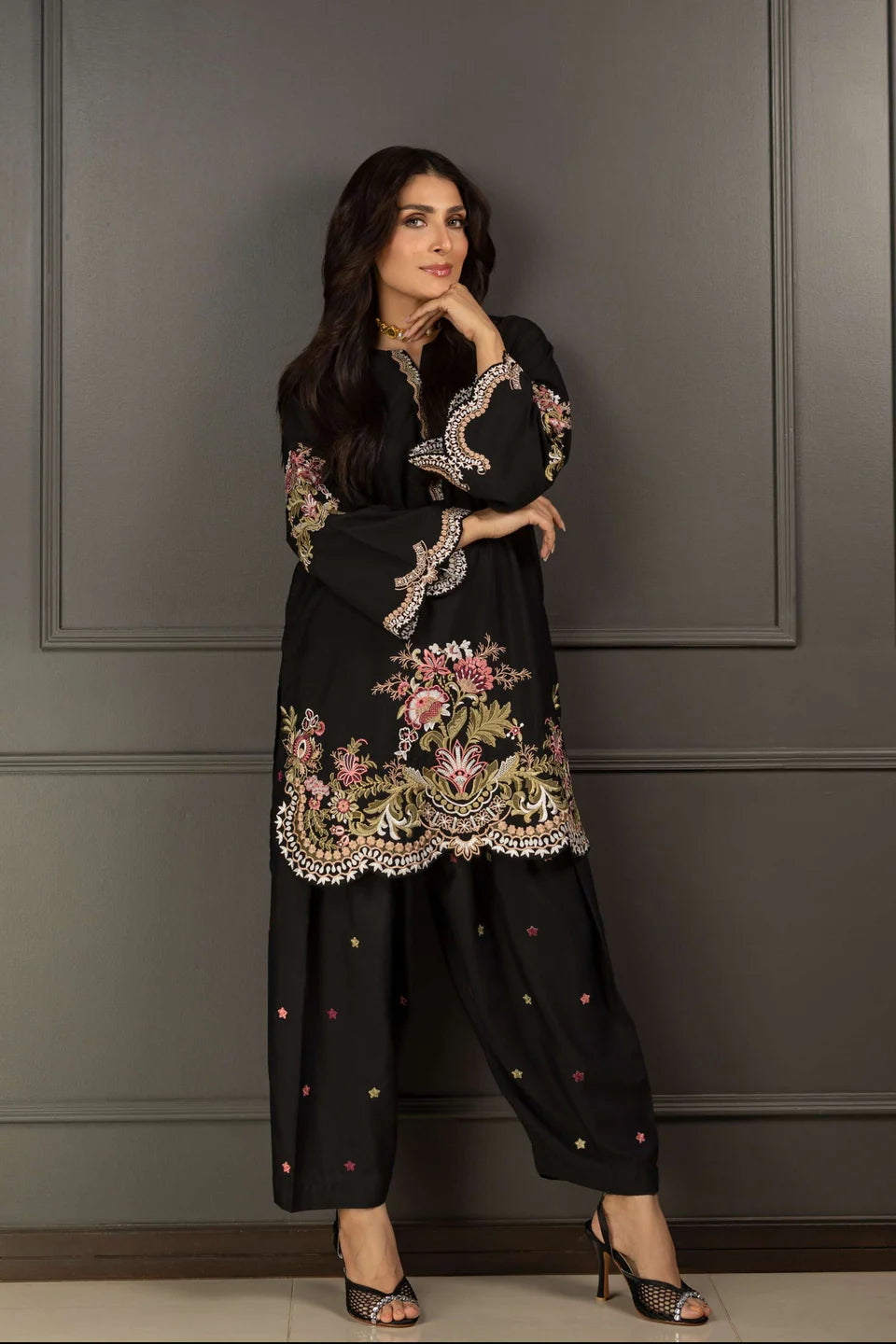 Mahnoor Black 2PC (Short Shirt with Farshi Shalwar)