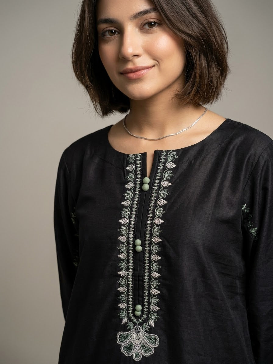 Dua – Black Embroidered 3 pc