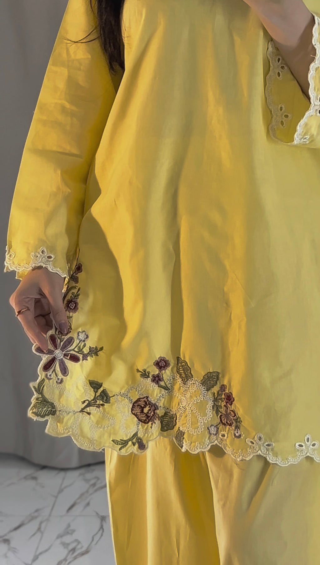 Avo Embroidered 2PC (Short Shirt with Farshi Shalwar)