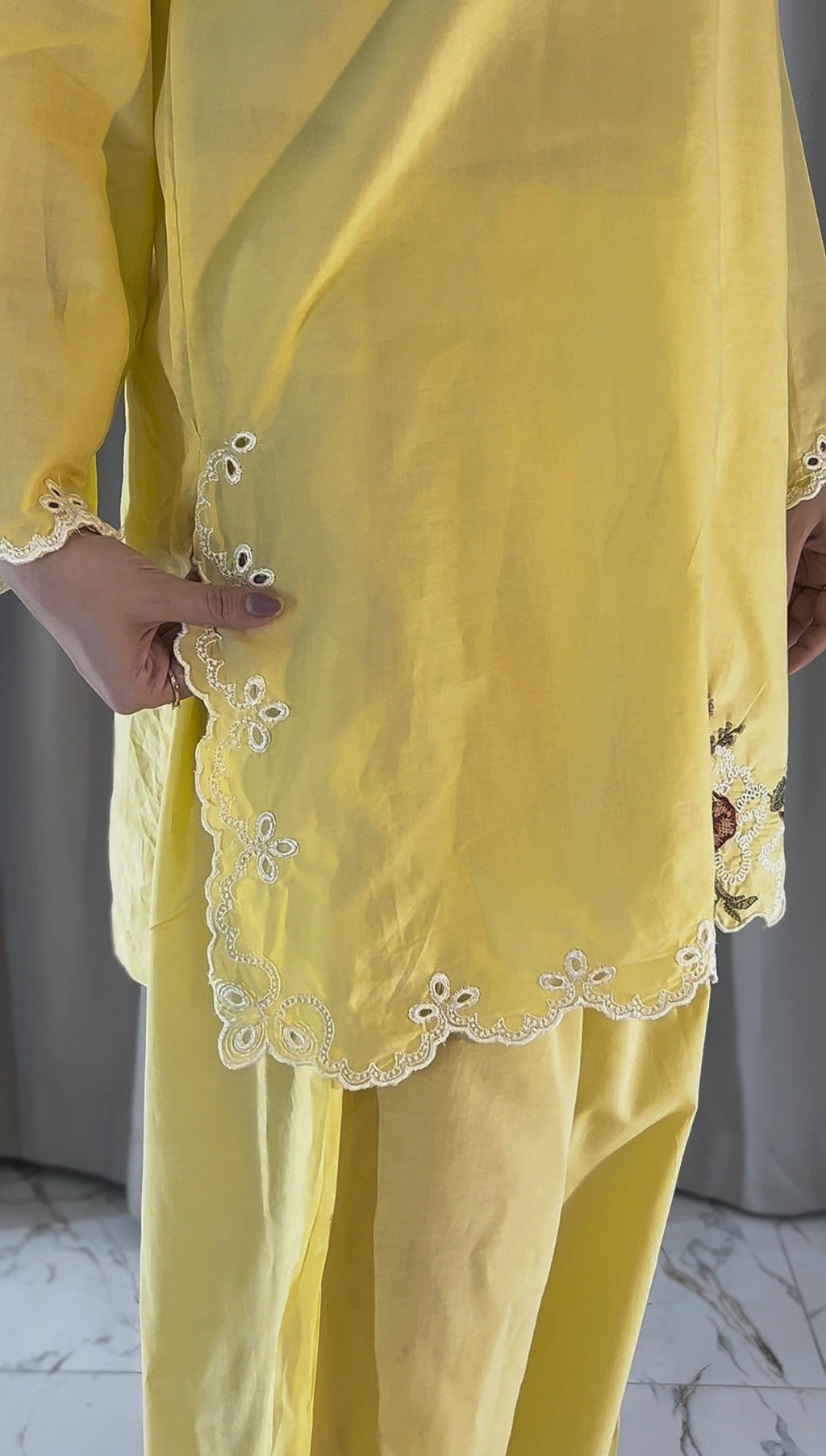 Avo Embroidered 2PC (Short Shirt with Farshi Shalwar)