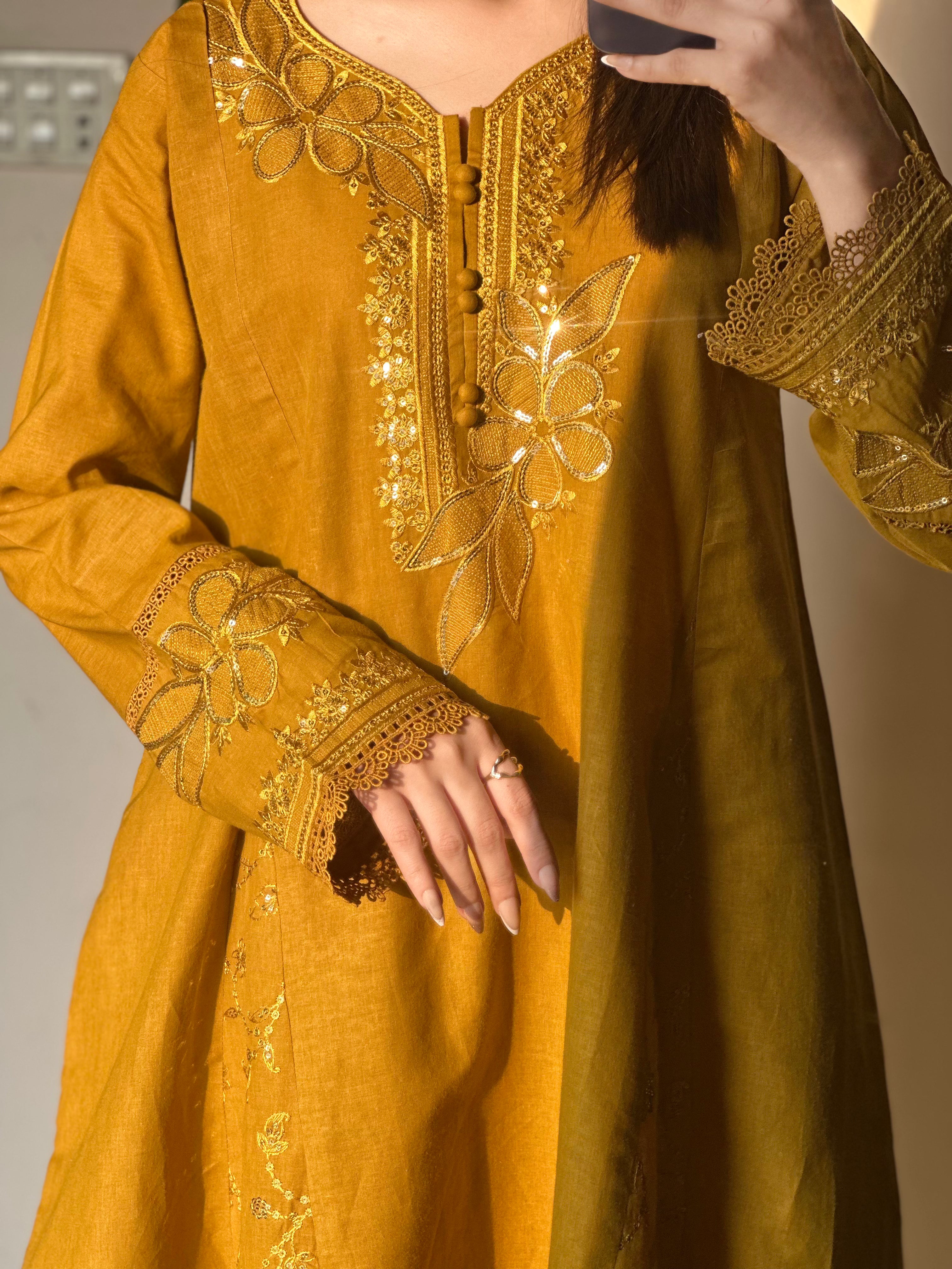 Heer  Frock Embroidered 3 pc