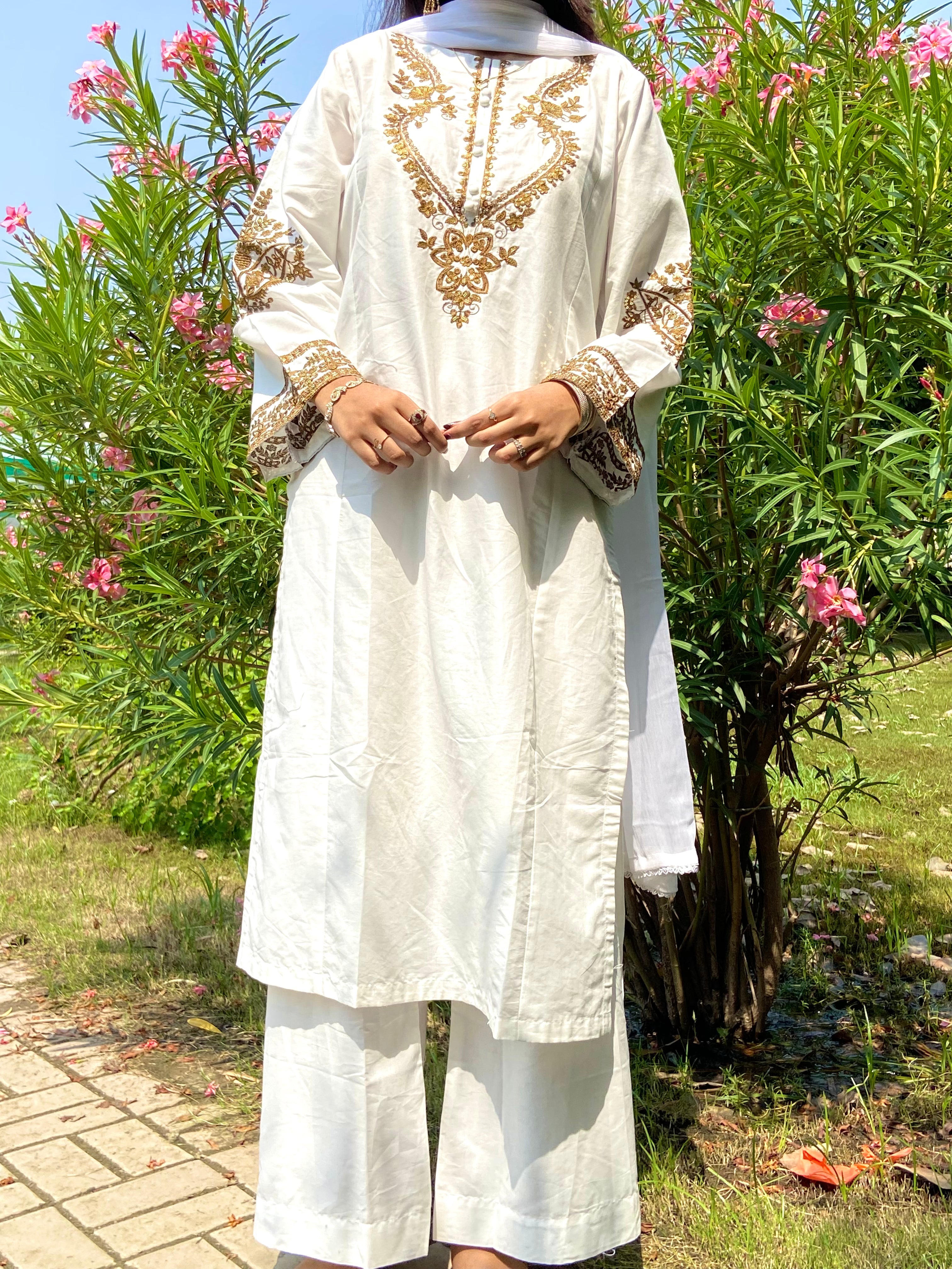 Naina Embroidred 3-Piece Suit
