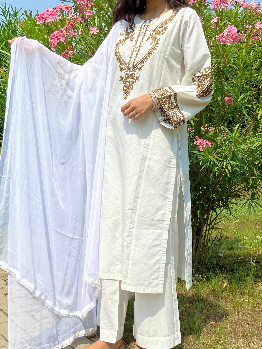 Naina Embroidred 3-Piece Suit