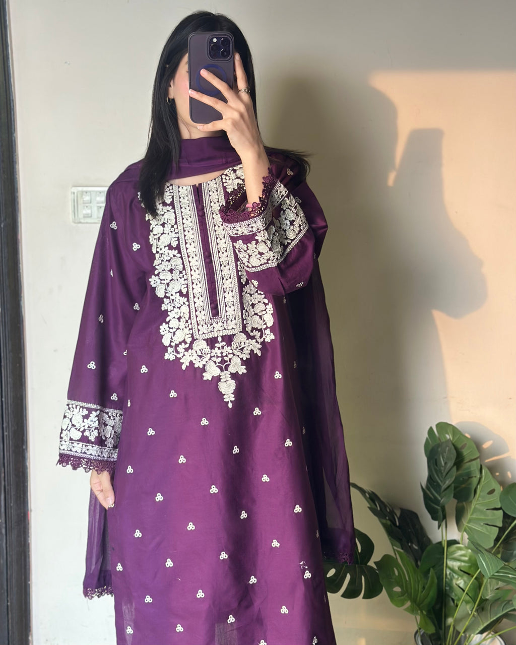 Skilar Embroidered 3 pc