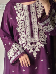 Skilar Embroidered 3 pc 26NS037