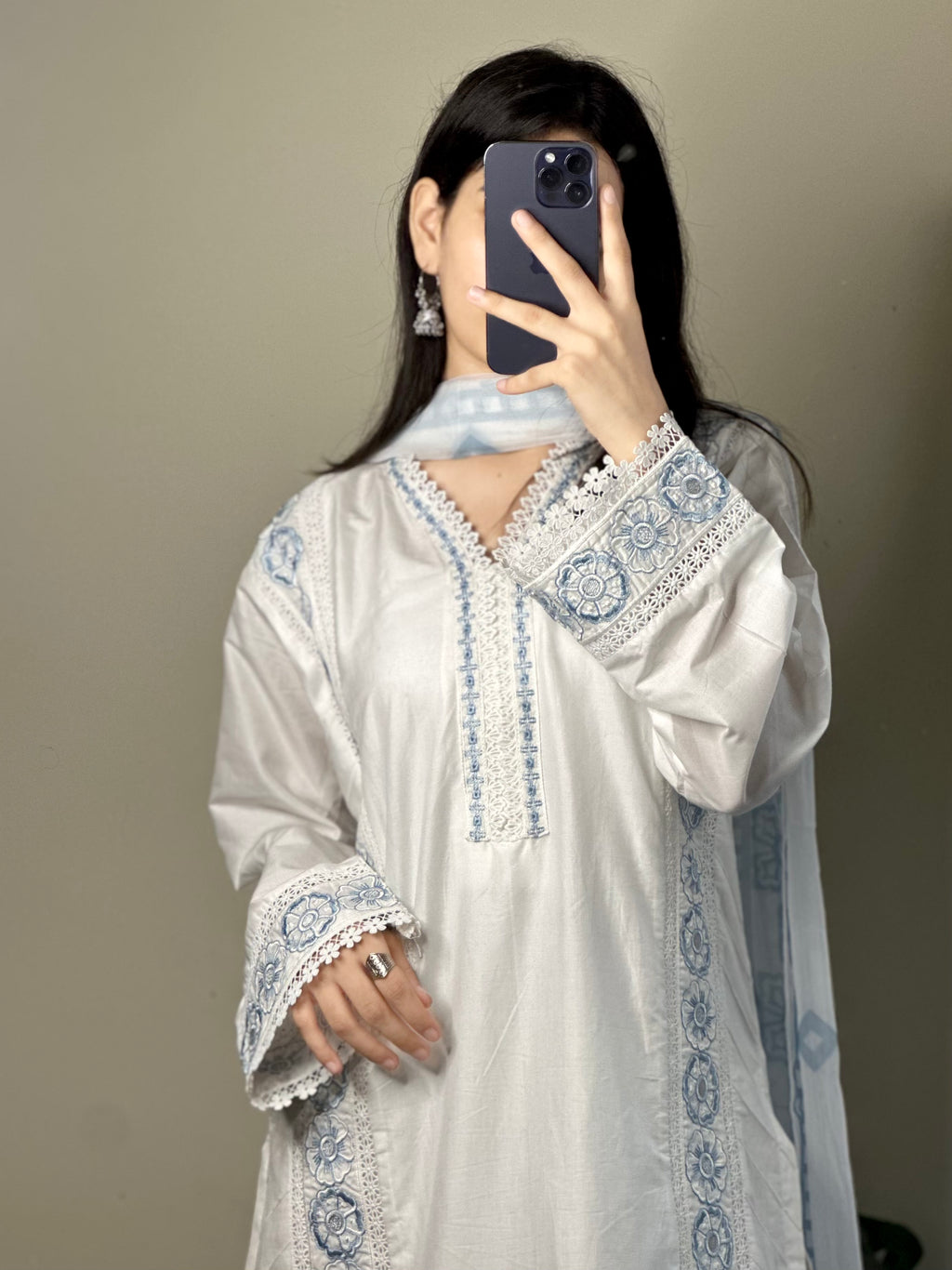 Moon white Embroidered 3PC
