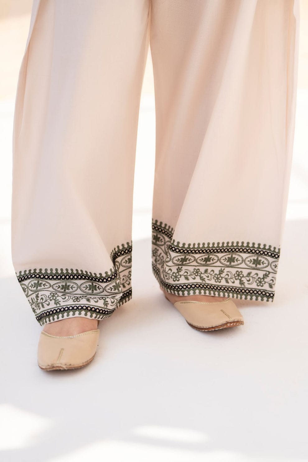 Falak Embroidered 3 PC (Short Shirt & Farshi Shalwar)