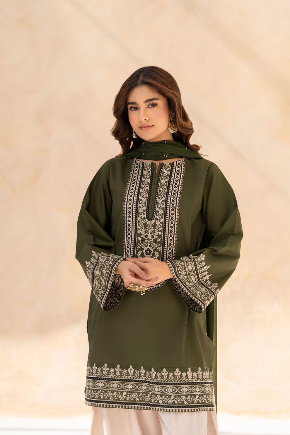 Falak Embroidered 3 PC (Short Shirt & Farshi Shalwar)