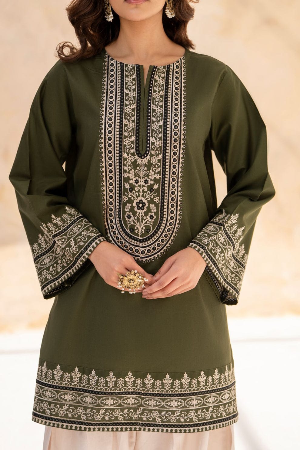 Falak Embroidered 3 PC (Short Shirt & Farshi Shalwar)