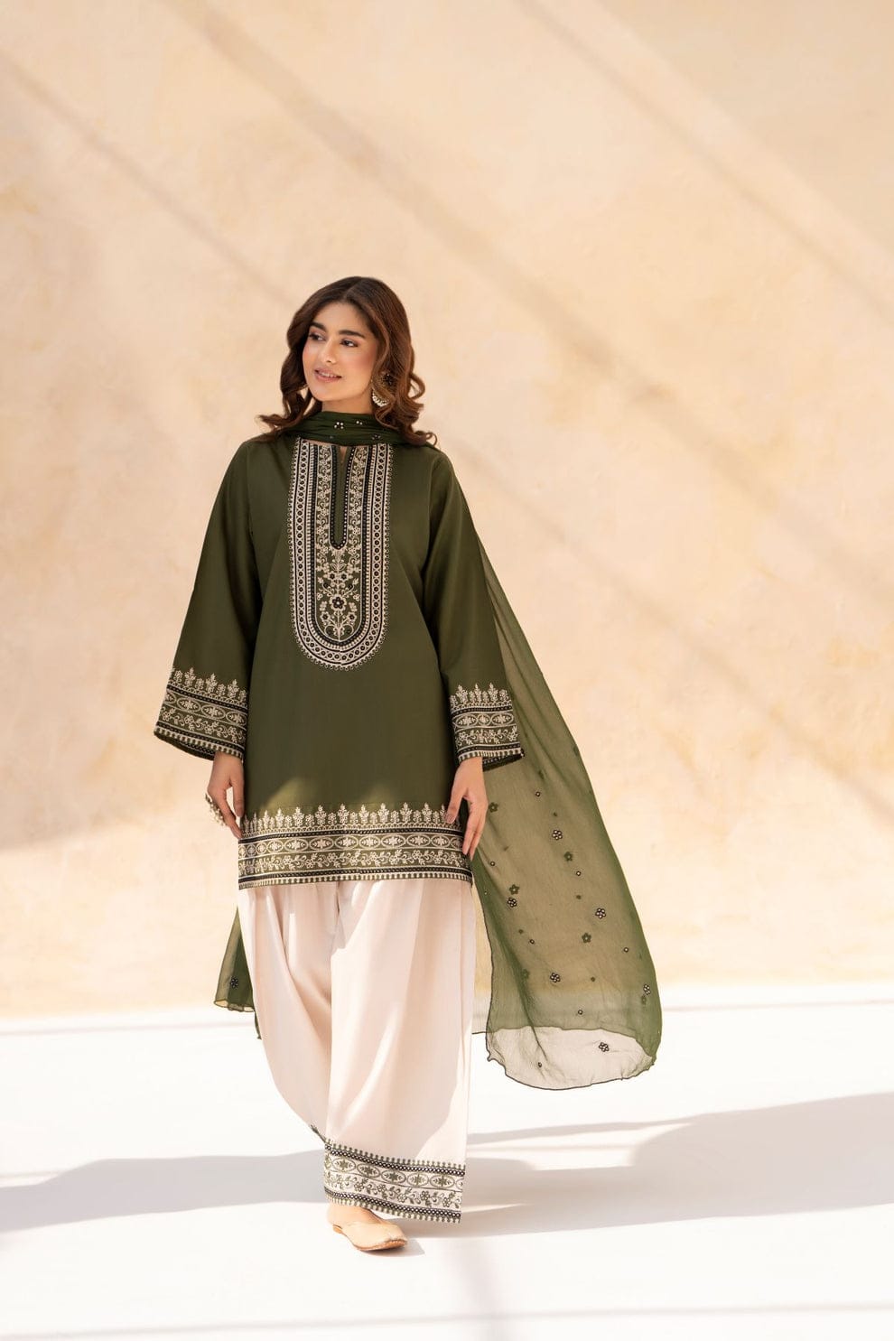 Falak Embroidered 3 PC (Short Shirt & Farshi Shalwar)