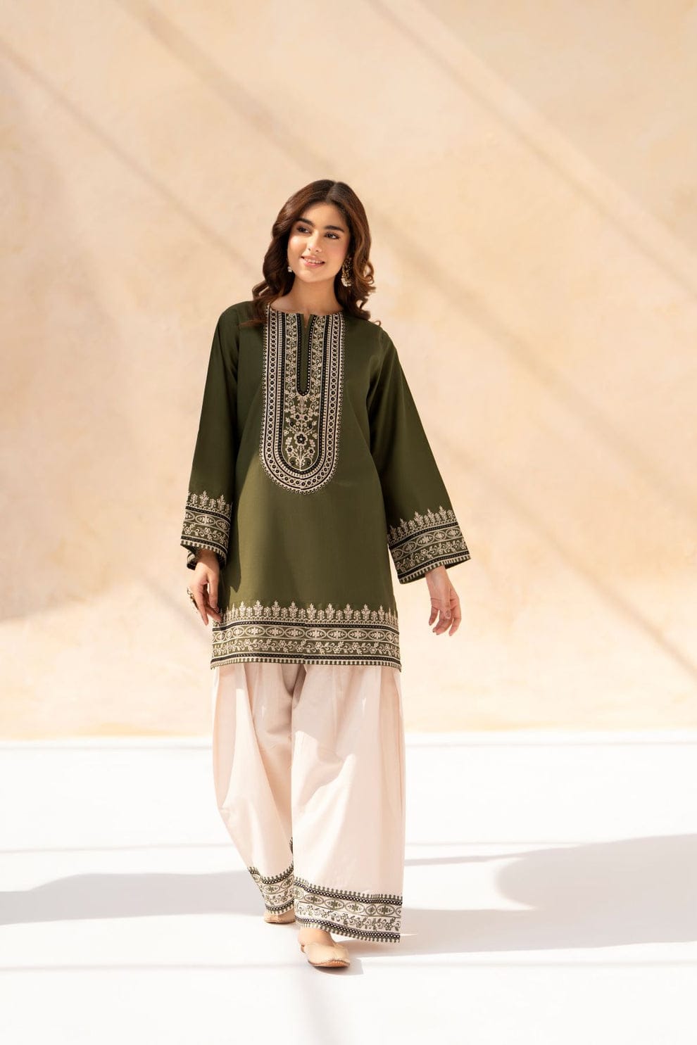 Falak Embroidered 3 PC (Short Shirt & Farshi Shalwar)